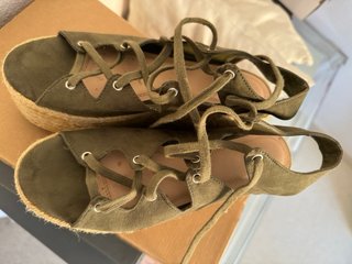 Sandalias de esparto