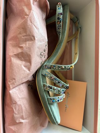 Sandalias tacón alto Alma en Pena com pedrería