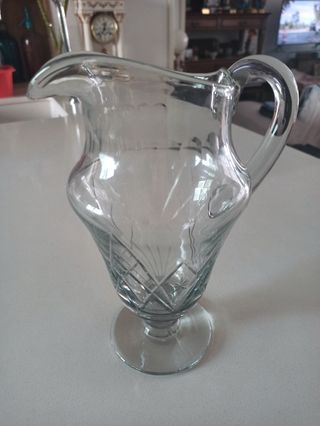 Jarra de cristal tallado