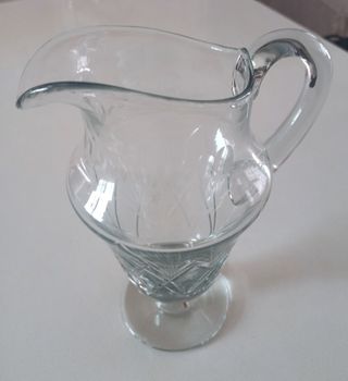 Jarra de cristal tallado