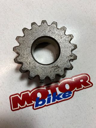 Piñón de la 5 v Montesa Crono 350