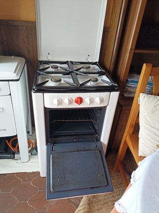 Cocina de gas butano antigua