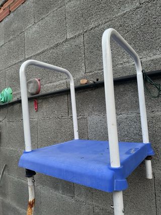 Escalera piscina gree