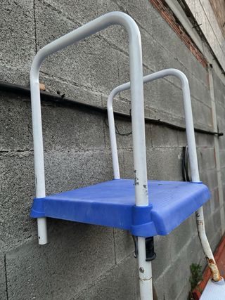 Escalera piscina gree