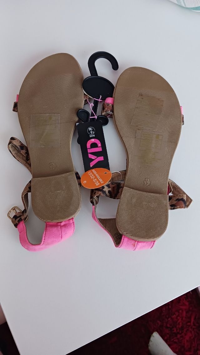 Sandalias niña sin estrenar  número 32