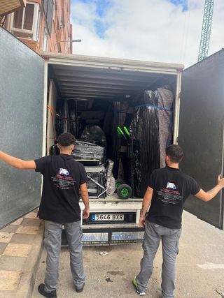 Mudanzas ,portes ,transportes,fletes ,vaciados,