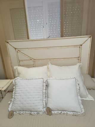 Cabecero madera maciza. Blanco viejo