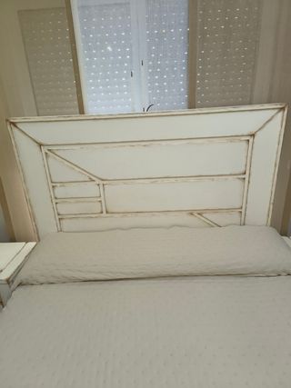Cabecero madera maciza. Blanco viejo