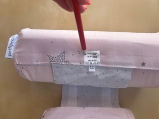 Cojín antivuelco bebe rosa de Petit Praia
