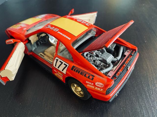 FERRARI 348 tb Evoluzione 1989 scala 1:24 burago