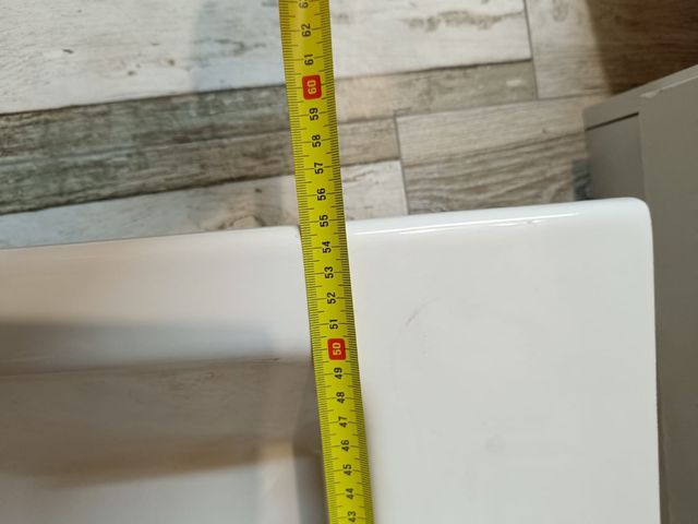 Lavabo nuevo y grifería