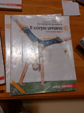 Libro di scienze SCOPRIAMO LA NATURA
