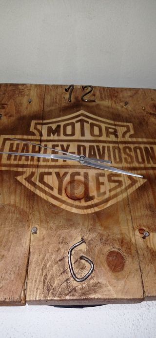 Reloj de madera logo Harley Davidson
