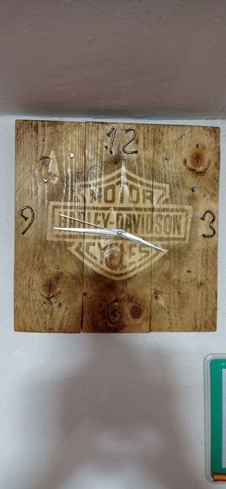 Reloj de madera logo Harley Davidson