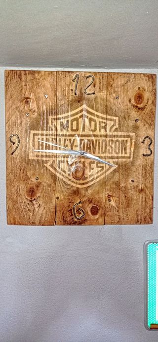 Reloj de madera logo Harley Davidson