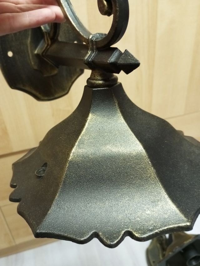 2 farolas pared 2 x 20 €