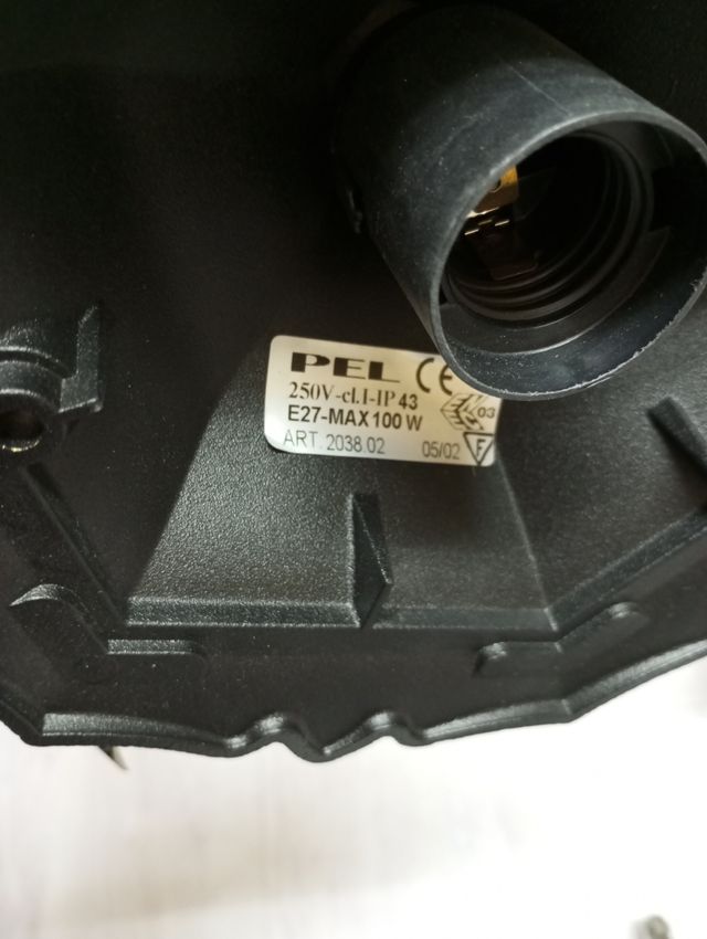 2 farolas pared 2 x 20 €