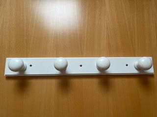 Perchas colgador madera