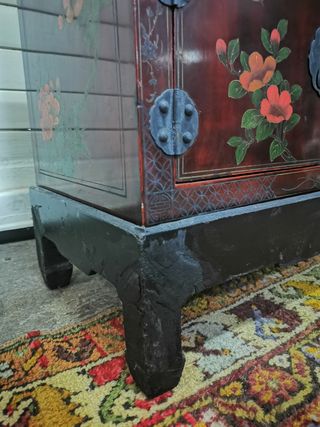 Mueble pequeño oriental. Vintage