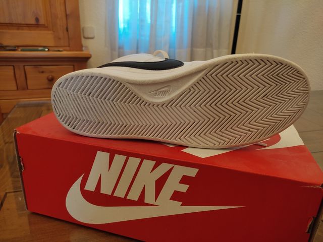 Nike court royale 2 mid