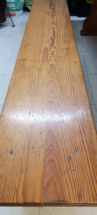 Mesa 2 bodega madera maciza con bancos