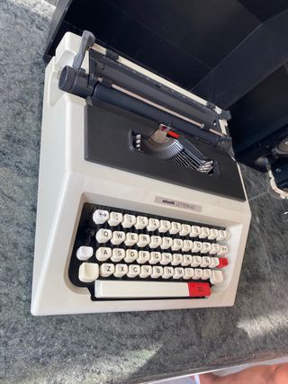 Máquina de escribir Olivetti Lettera 42