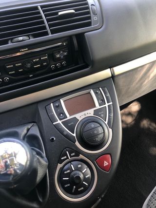 Peugeot 807 2012