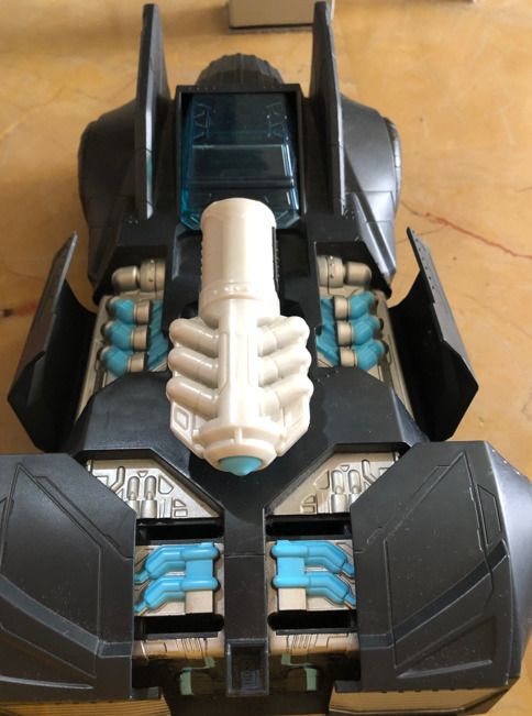 ¡Vendo Super Batmóvil Lanzador de Misiles!