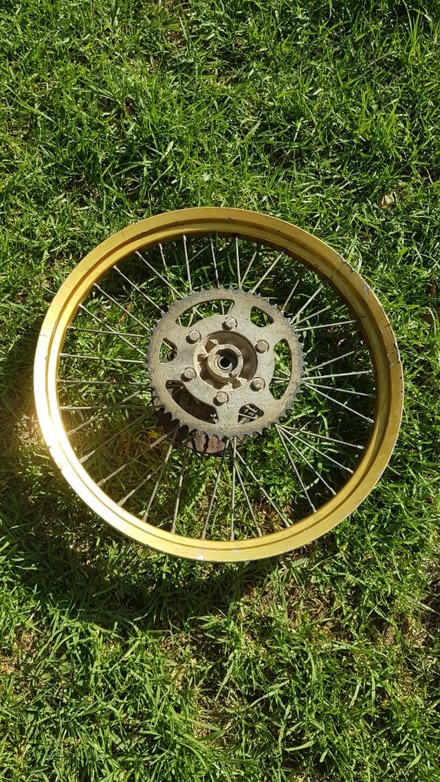 Llanta delantera y trasera moto marchas 49