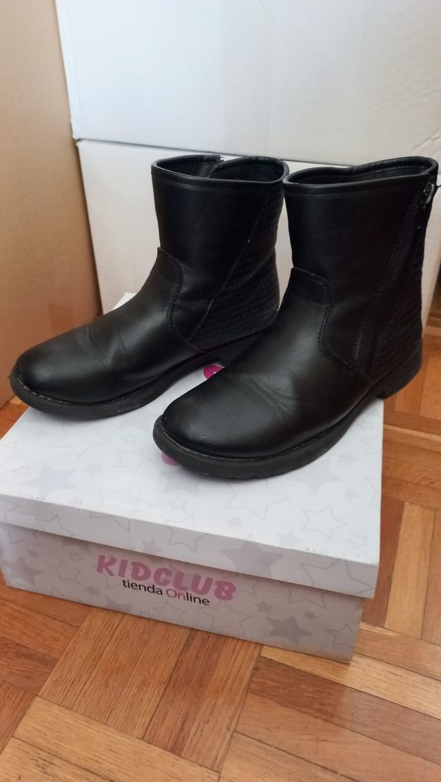 Botas negras infantiles niña