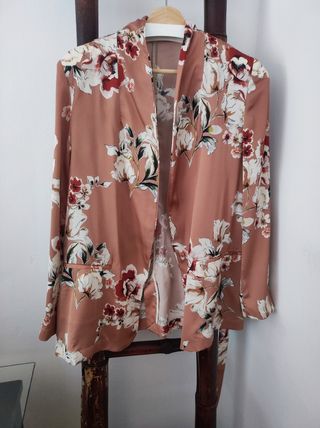 Chaqueta satinada Zara 