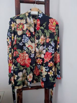 Chaqueta satinada Zara 