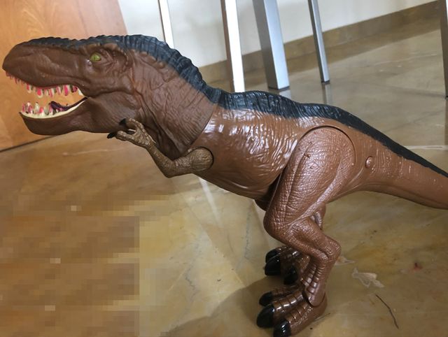 ¡Vendo Dinosaurio Interactivo que se Mueve y Hace