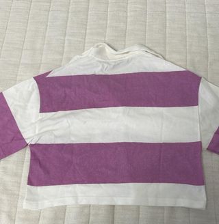 Polo Xs blanco y lila pull&bear 