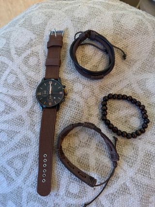 Reloj + pulseras