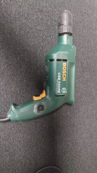 Maquina de taladrar BOSCH.