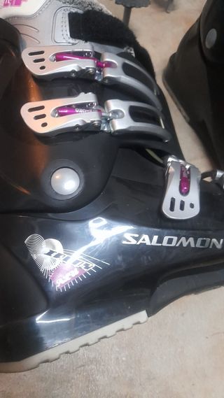 esquis botas y bastones