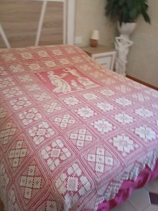 Colcha de red hecha amano