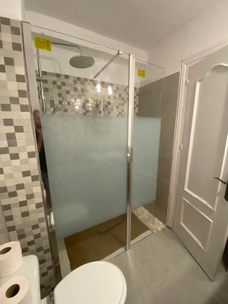 Mamparas y muebles de baño