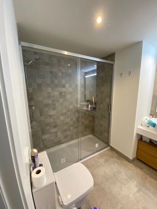Mamparas y muebles de baño