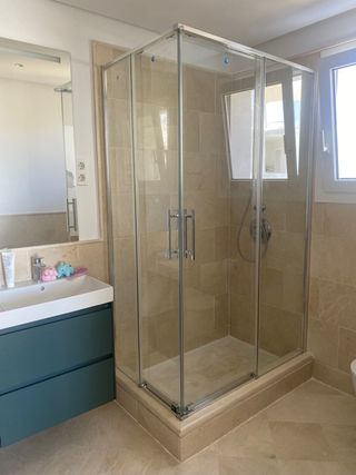 Mamparas y muebles de baño