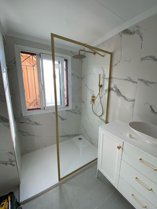 Mamparas y muebles de baño