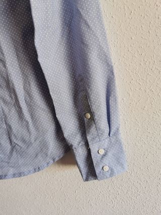 Camisa de chica talla M de Stradivarius.