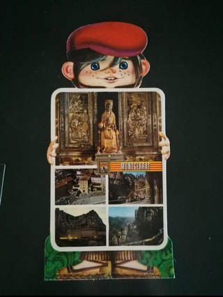 Postales, más de 900 piezas