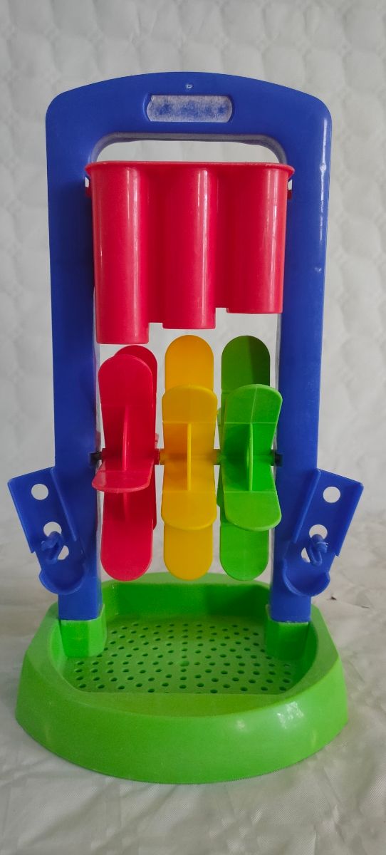 Asiento de bañera para bebé y juguetes