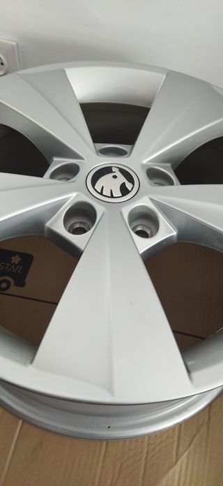 Llantas 16"  IMPECABLES  Buje 57,1  5x112