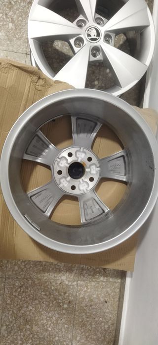 Llantas 16"  IMPECABLES  Buje 57,1  5x112