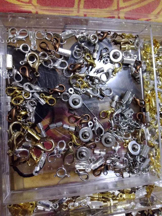 Occorrente per fare collane e orecchini
