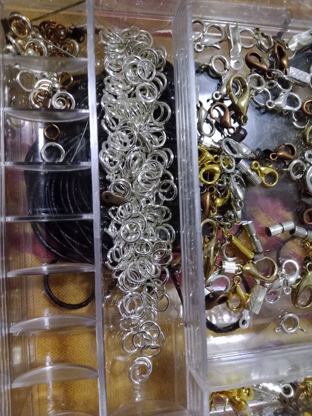 Occorrente per fare collane e orecchini