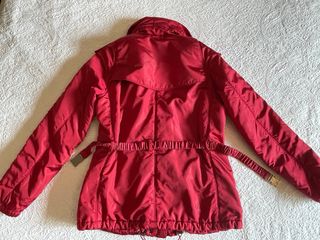 Cazadora acolchada roja Síntesis
